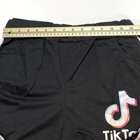 TikTok Logo Cropped Tee & Shorts Lounge Set w/ Pockets + Free Stickers – Large - Picture 8 of 15